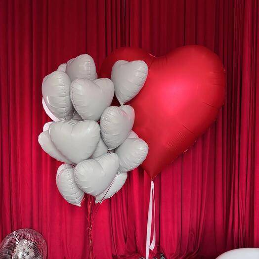 Large heart XXL 136 cm and a bouquet of 20 white hearts