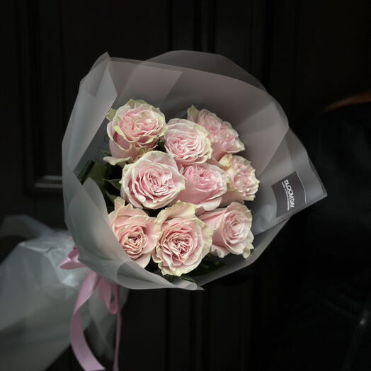9 pink roses