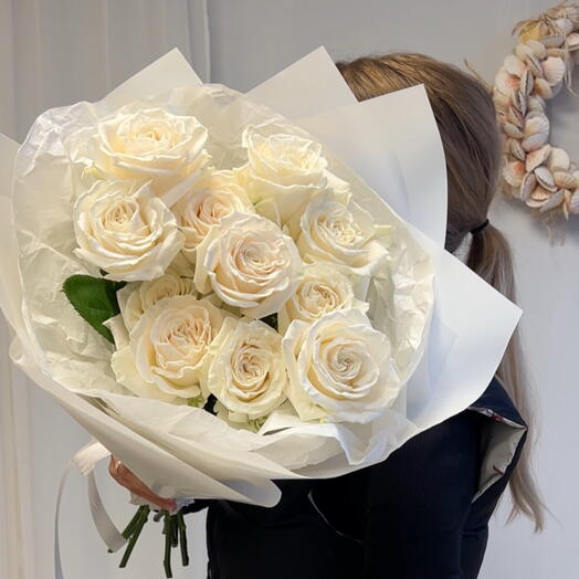 Mono of whites roses