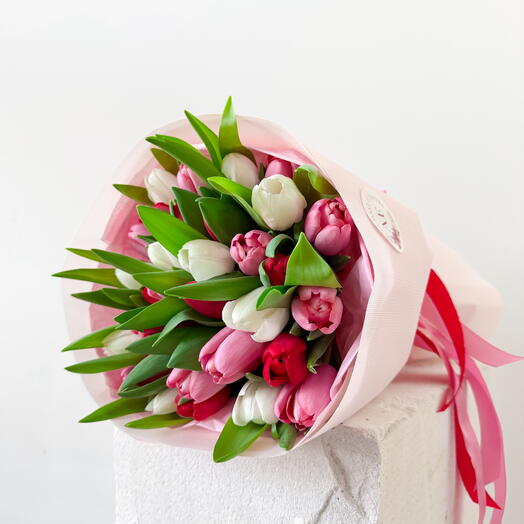 Romantic mix tulips - white, pink and red