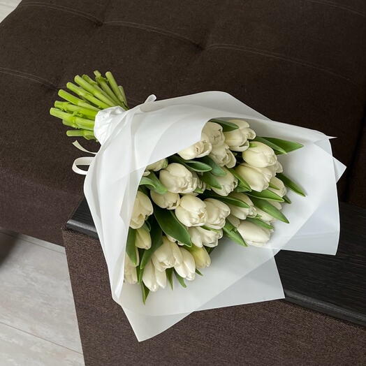 White tulips 25 stems