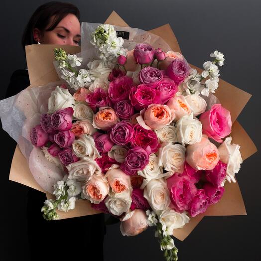 VALENTINE 2 with peony roses mix