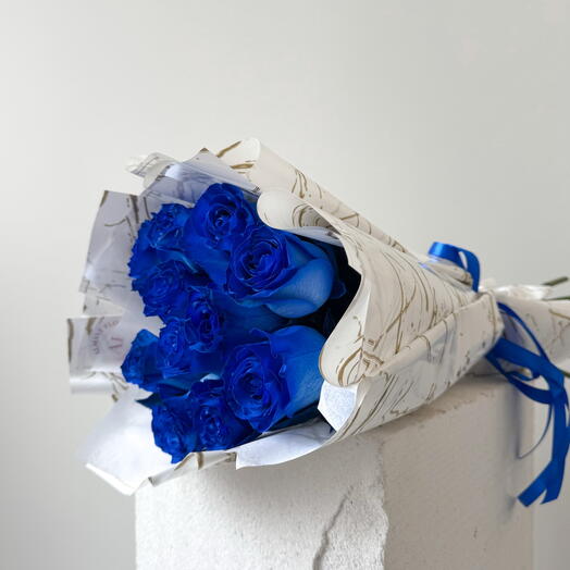 11 blue roses 70cm