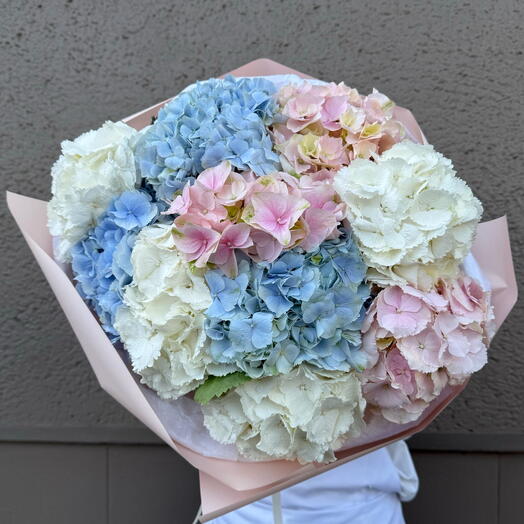 Large hydration bouquet