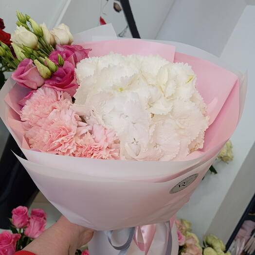 Bukiet florystyczny z hortensją