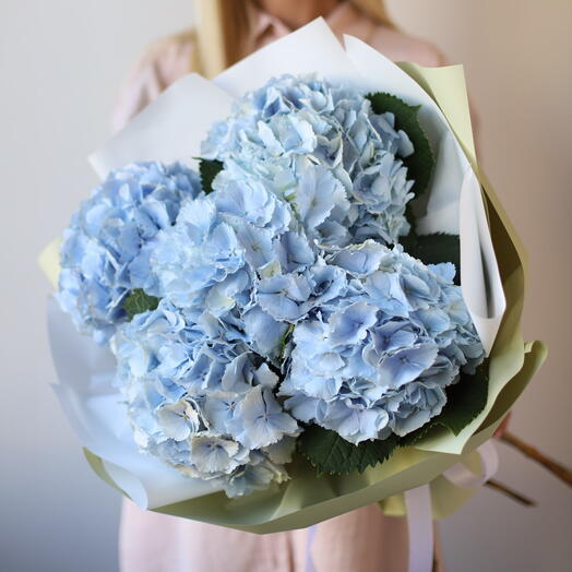 Букет с голубой гортензией «Maglia»