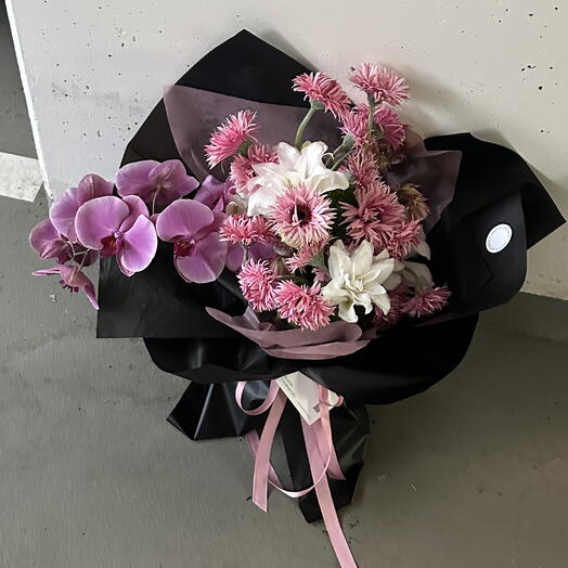 Dark Beauty Bouquet