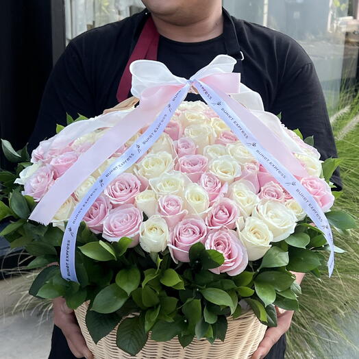 101 White Sweet Roses