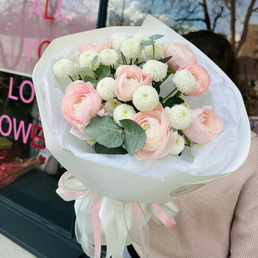 Mix di ranuncoli e crisantemi