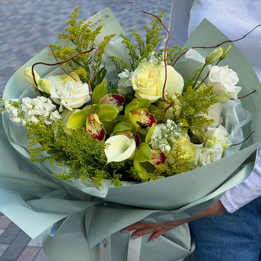 Verde Amore Bouquet - Orchid, Calla, Rose, Eustoma