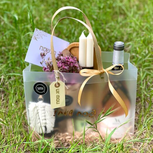 Wine and candle gift set