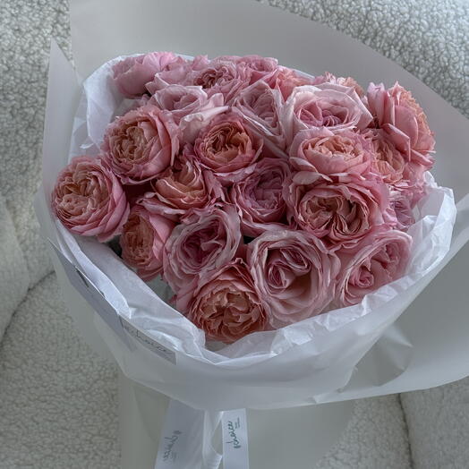 Pink roses mix