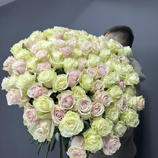 101 роза Мондиаль