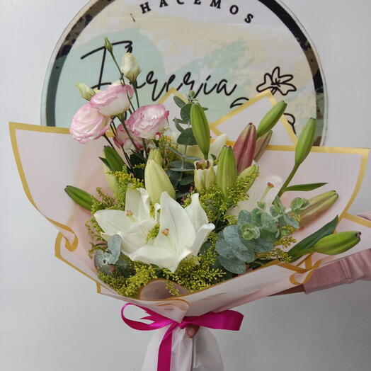 Ramo lirios y alstroemelia