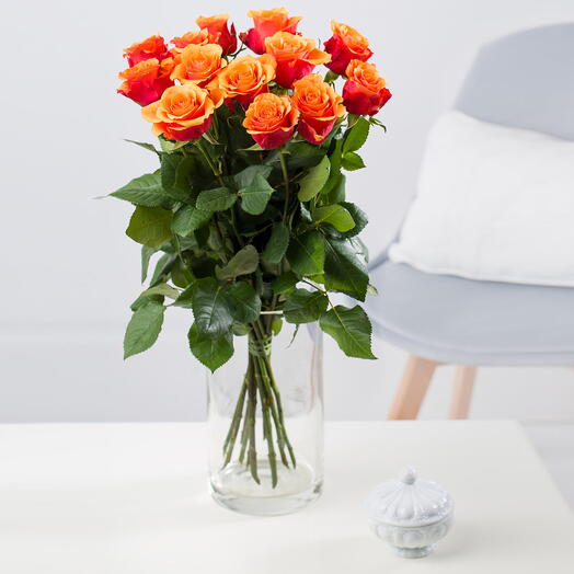 Roses orange + vase