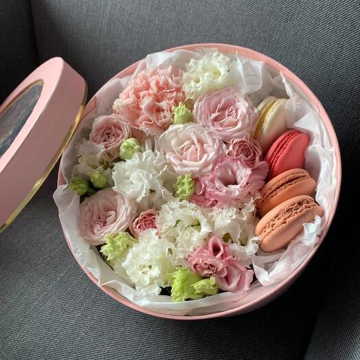 Flowers and Macarons Box