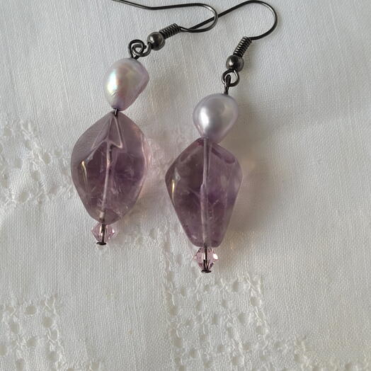 Sandra,  Amethyst freshwater pearl, crystal earrings