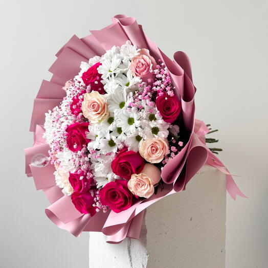 Pink roses with white chrysathemums bouquet