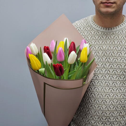 Букет 15 тюльпанов микс