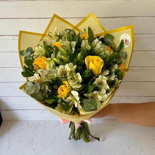 Ramo Amarillo Eterno – Rosas Amarillas y Astromelias