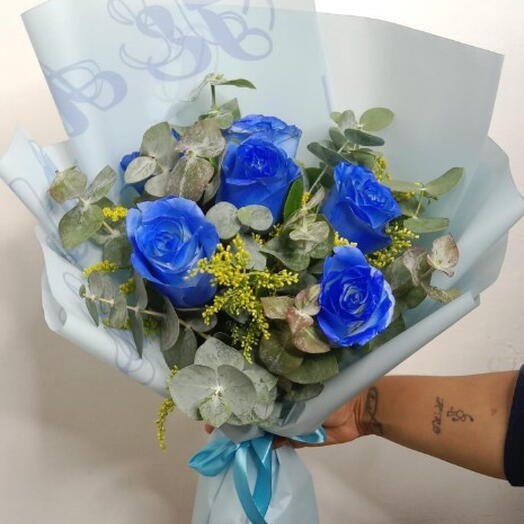 Ramo rosas azules