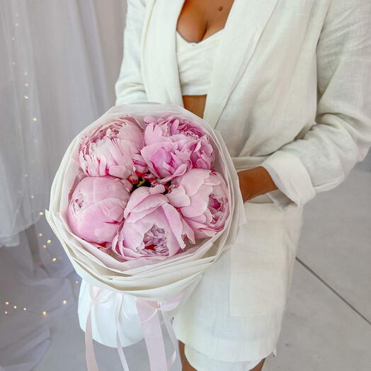 Розовое облако из 5 пионов «Marseille»