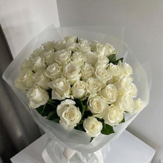 White roses Monobouquet