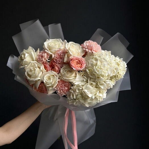 🌸 Luksusowa Harmonia: Biała Hortensja, Róże   Różowe Akcenty