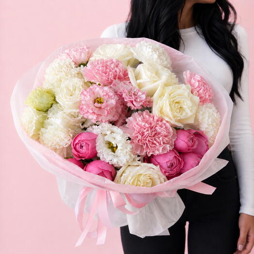 💐 Bouquet of roses, spray roses, dianthus and other