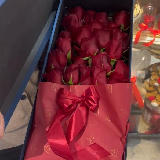 Box of full roses