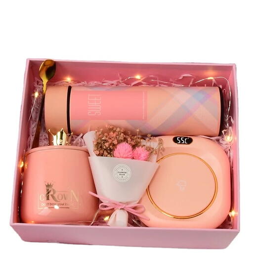 🎁 Premium Gift Set – Crown Head Mug, digital Warmer, Bouquet, Teddy   More