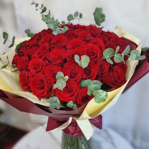Классический букет красных роз - 75 роз