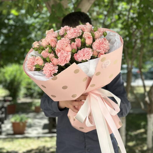 Букет из молдавской кустовой розы - "Миранда"