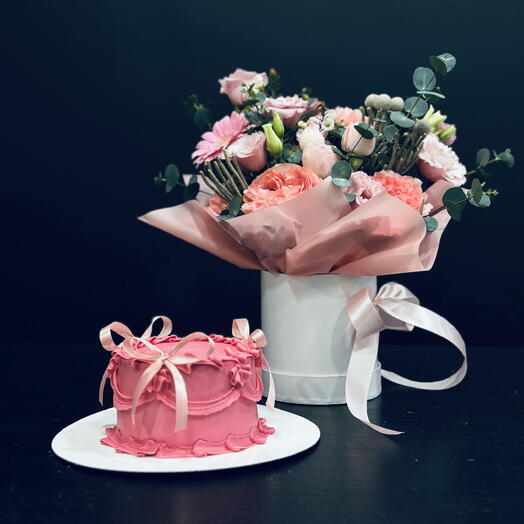 Cake Bento(Pistachio-Raspberry) + Floral arrangement Pink