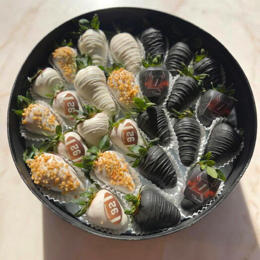 Custom Design Strawberry Box ⭐