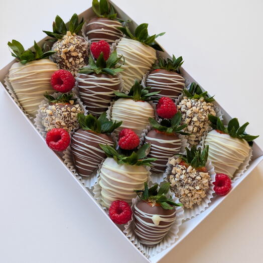 Morangos cobertos com chocolate (15 unidades)