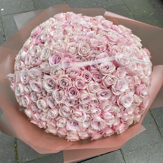 301 Roses bouquet