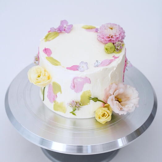 Cake with flowers