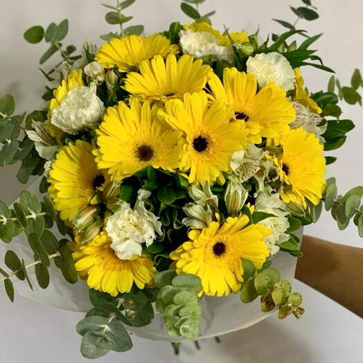 Ramo Esencia Amarilla – Gerberas y Claveles