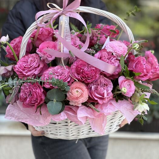 Basket with roses