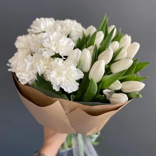 Дуо букет диантусов и хрустящих тюльпанов