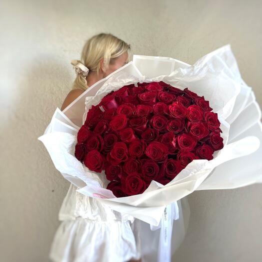 50 red roses