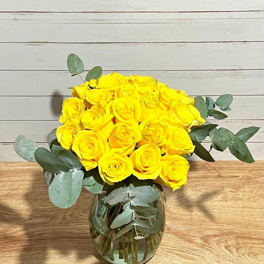 Arreglo Elegancia Amarilla – Rosas Amarillas con Dolar