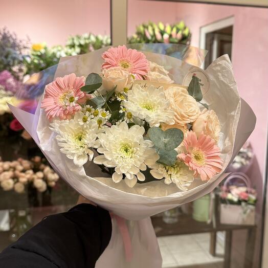 Flower bouquet with delivery in Warsaw and surrounding areas
