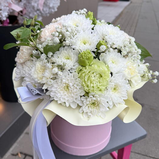 Pudełko w biało zielonym kolorze