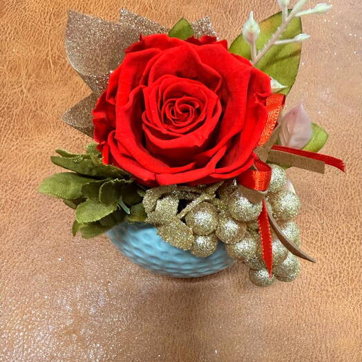 Stabilized rose in a vase