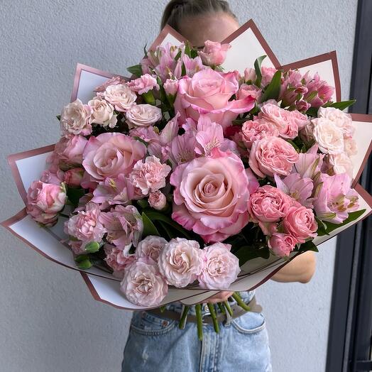 Pastel pink flower bouquet M size