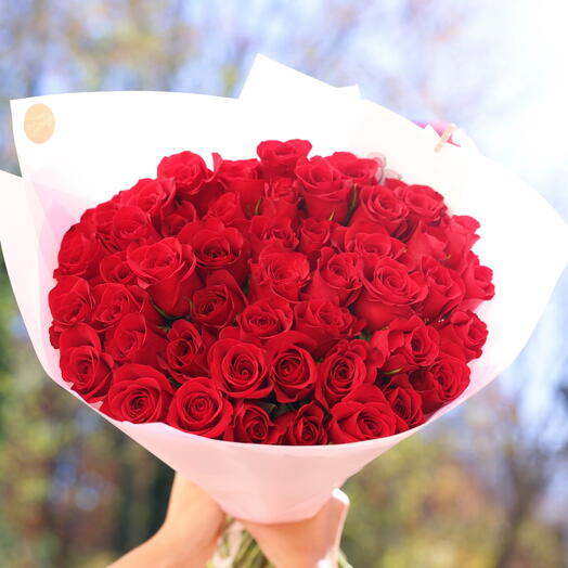 LUXURY FRESH ROSES BOUQUET – ELEGANT FLOWER GIFT