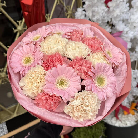 Bouquet of gerberas and carnations