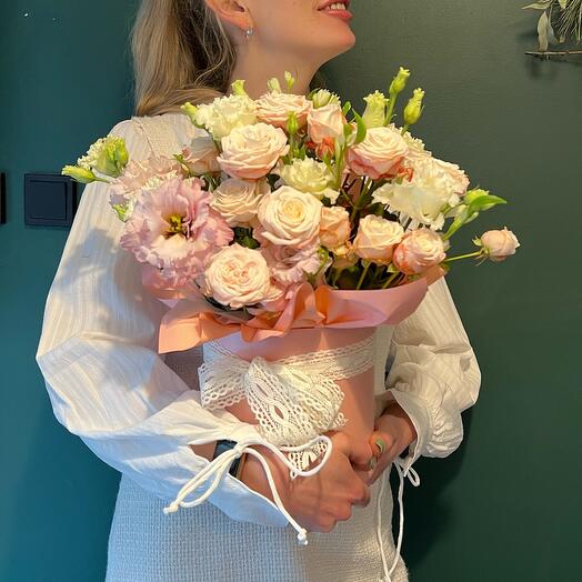 Duże pastelowe pudełko na kwiaty